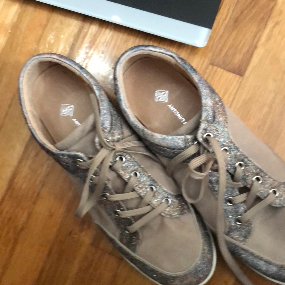 Antonio Melanie taupe glitter sneaker tennis show 9.5
